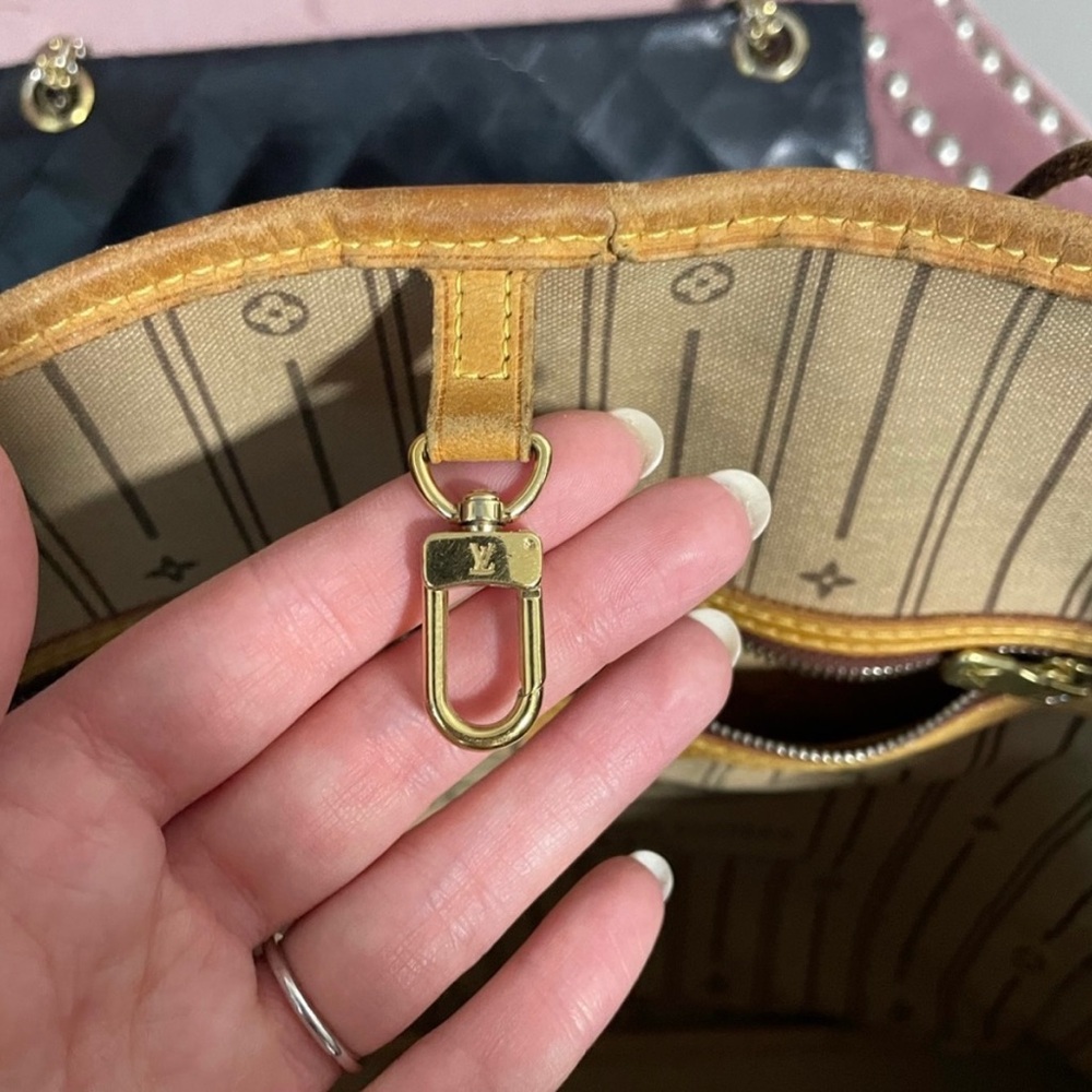 Louis Vuitton GM Never full - Picture 8 of 16
